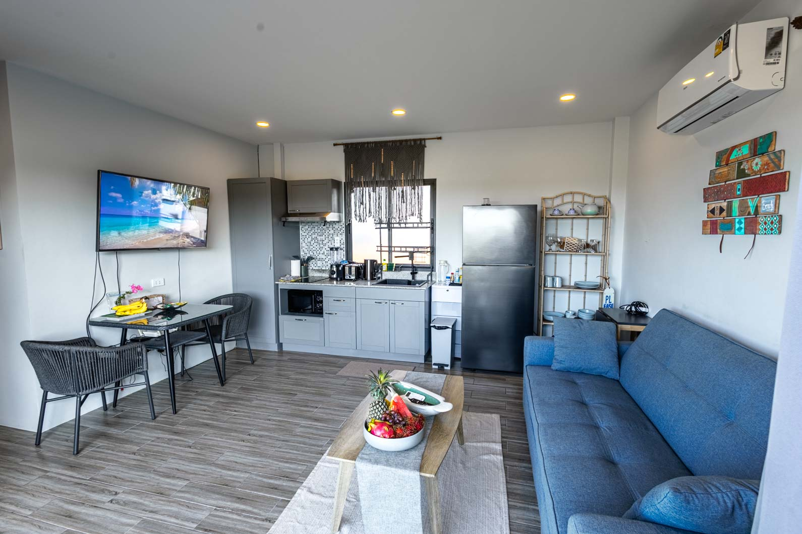 Apartment-12-living-room.webp